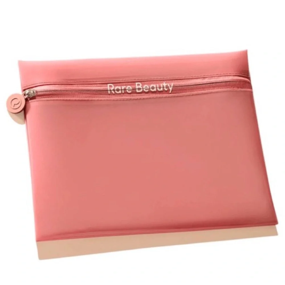 NWT RARE BEAUTY FIND COMFORT TINTED CLUTCH
